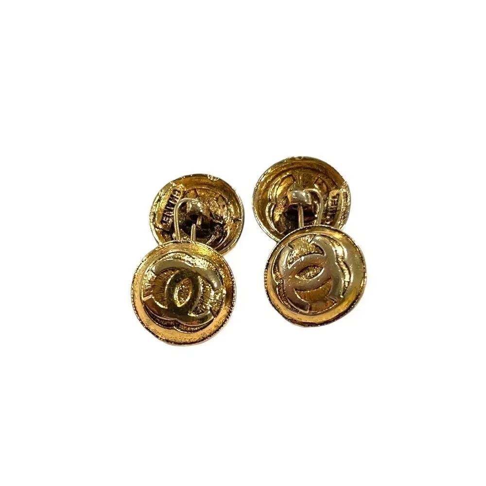 CHANEL Vintage Gold CC Logo Cufflinks/Buttons (1 Pair/4 Detachable Buttons)